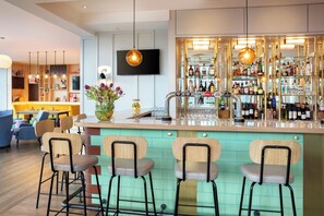 Bar (on property) - Leonardo Hotel Liverpool (Liverpool)