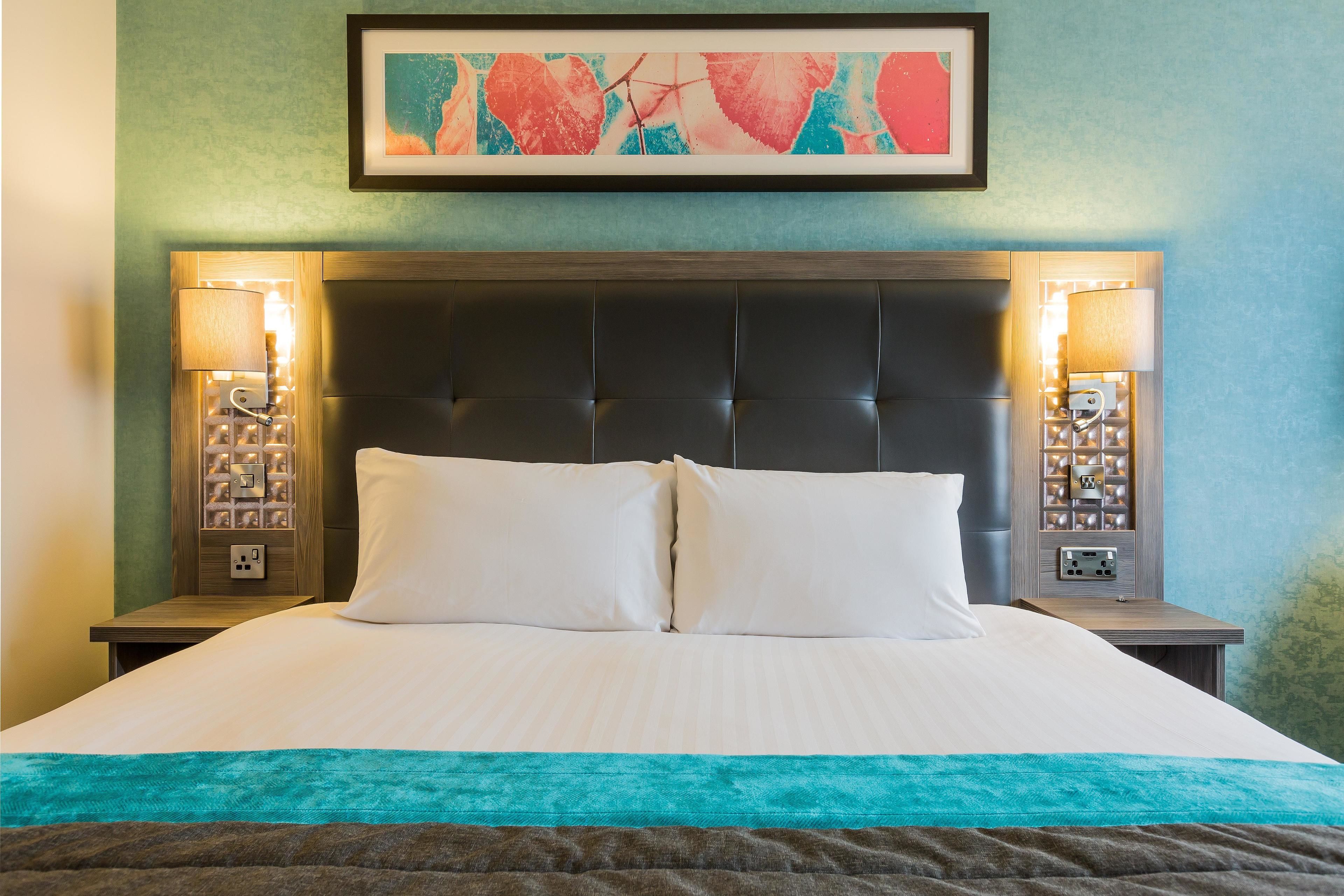 standard double room | in-room safe, desk, iron/ironing board, free rollaway beds