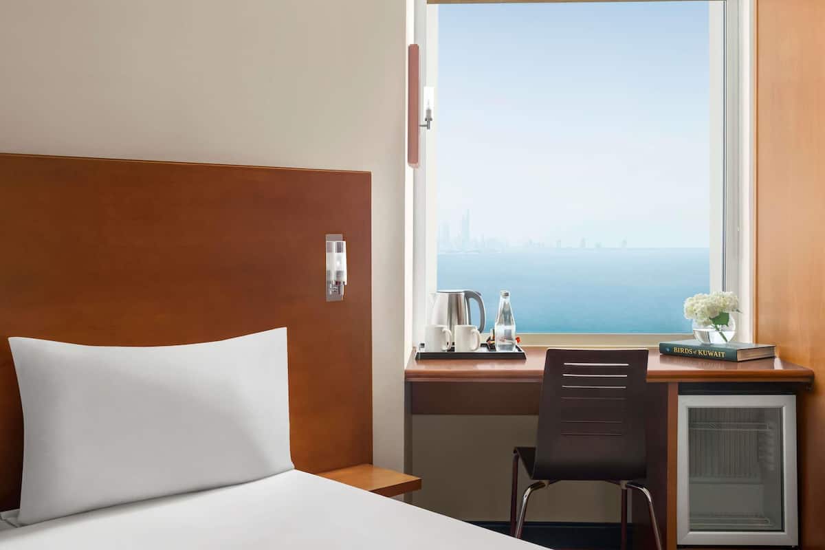 Premium bedding, in-room safe, individually furnished, desk