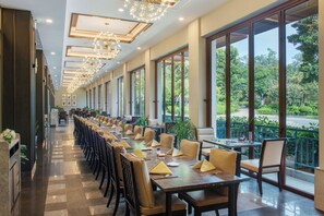 Daily buffet breakfast (CNY 150 per person) - Dongguan Forum Hotel and Apartment (Dongguan)