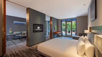 Suite Eksekutif | 1 kamar tidur, seprai premium, brankas, dan meja kerja