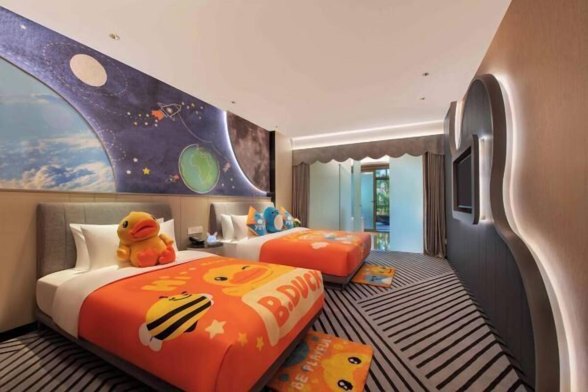 1 Schlafzimmer, hochwertige Bettwaren, Zimmersafe, Schreibtisch