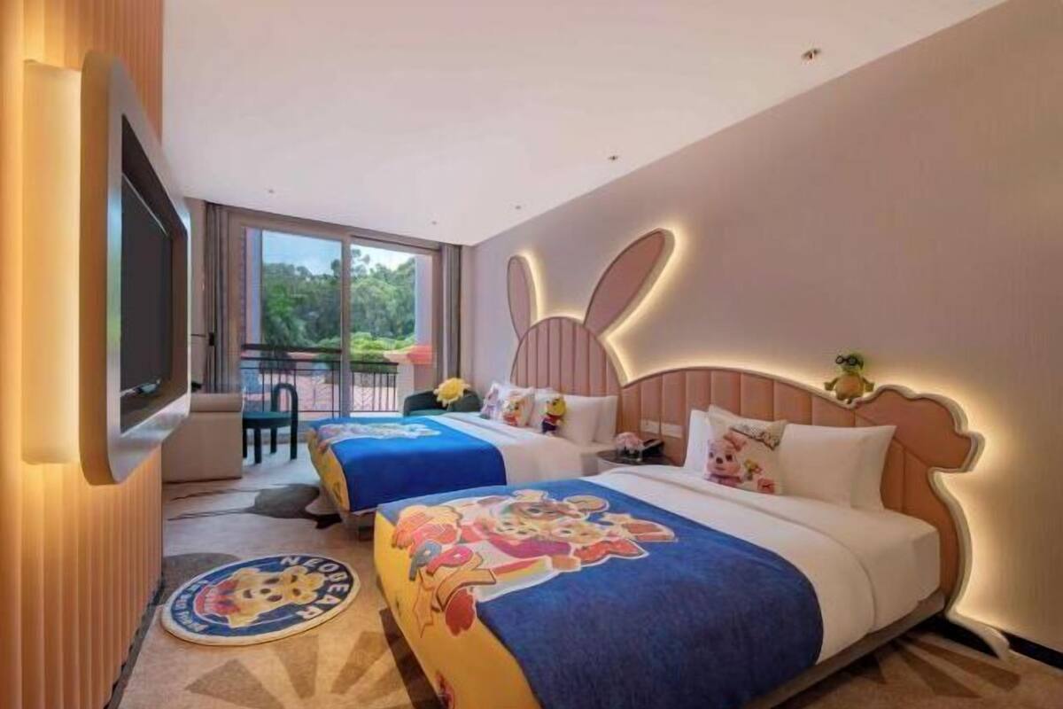 1 Schlafzimmer, hochwertige Bettwaren, Zimmersafe, Schreibtisch