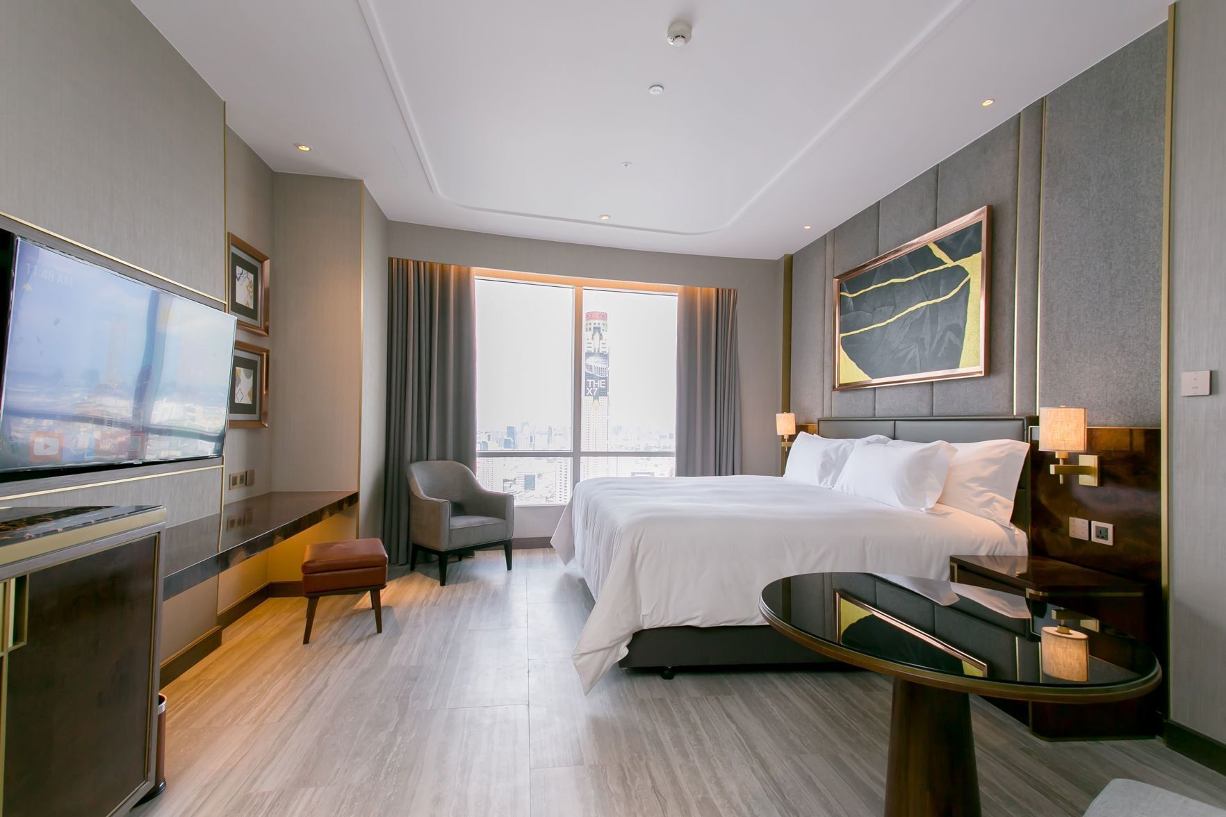 Premium bedding, minibar, in-room safe, desk