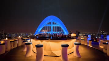 4 bares o lounges, bar de champaña