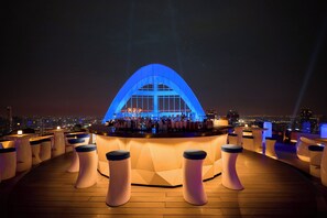 4 bars/lounges, Champagne bar - Centara Grand at CentralWorld (Bangkok)