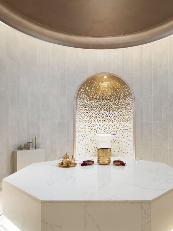 Couples treatment room(s), sauna, hot tub, steam room
