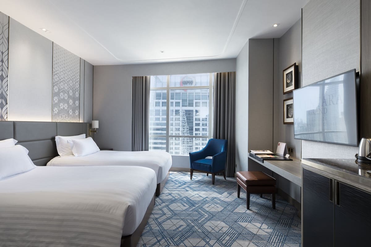 Premium bedding, minibar, in-room safe, desk