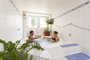 Bain à remous intérieur