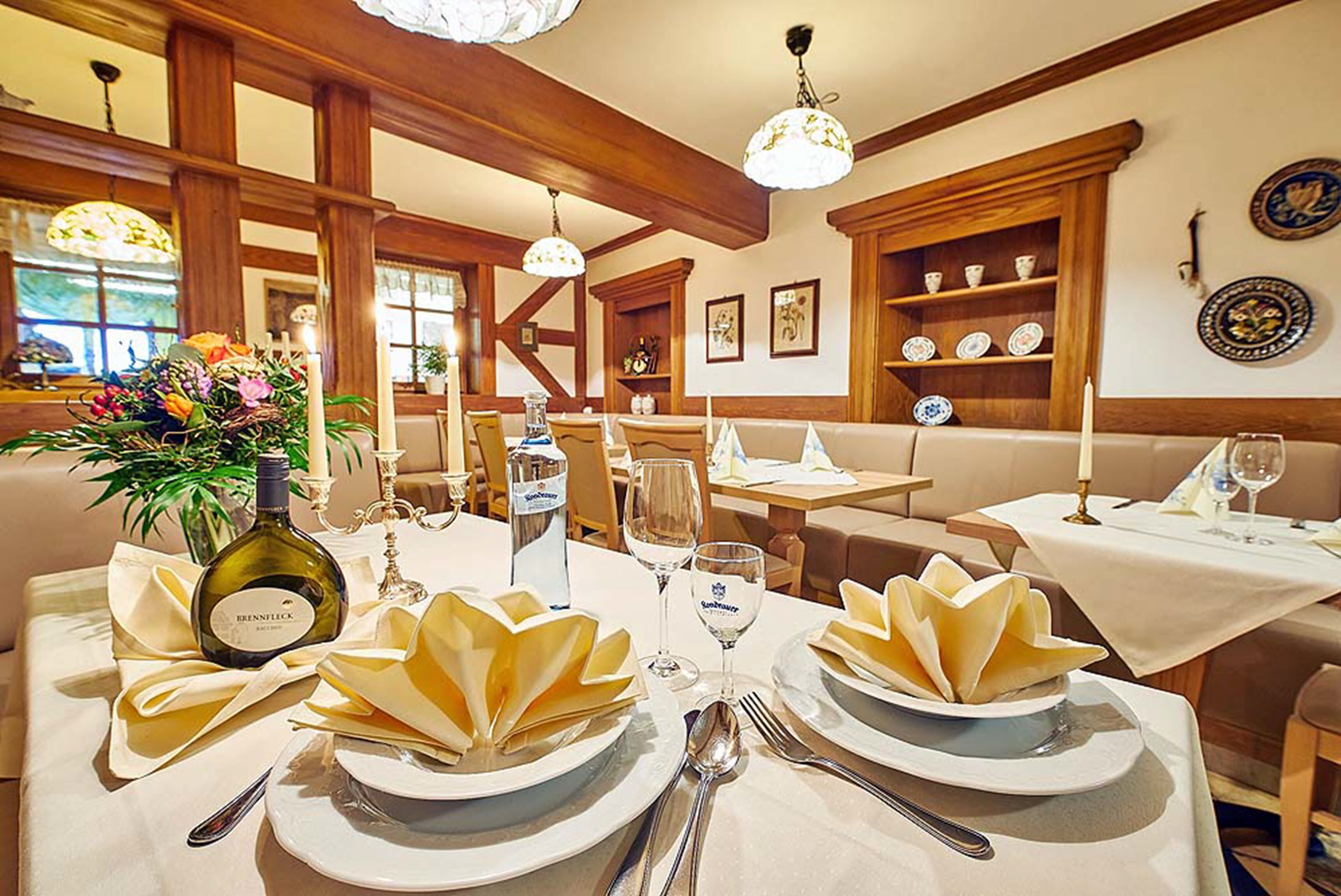 3 restaurants, regional cuisine