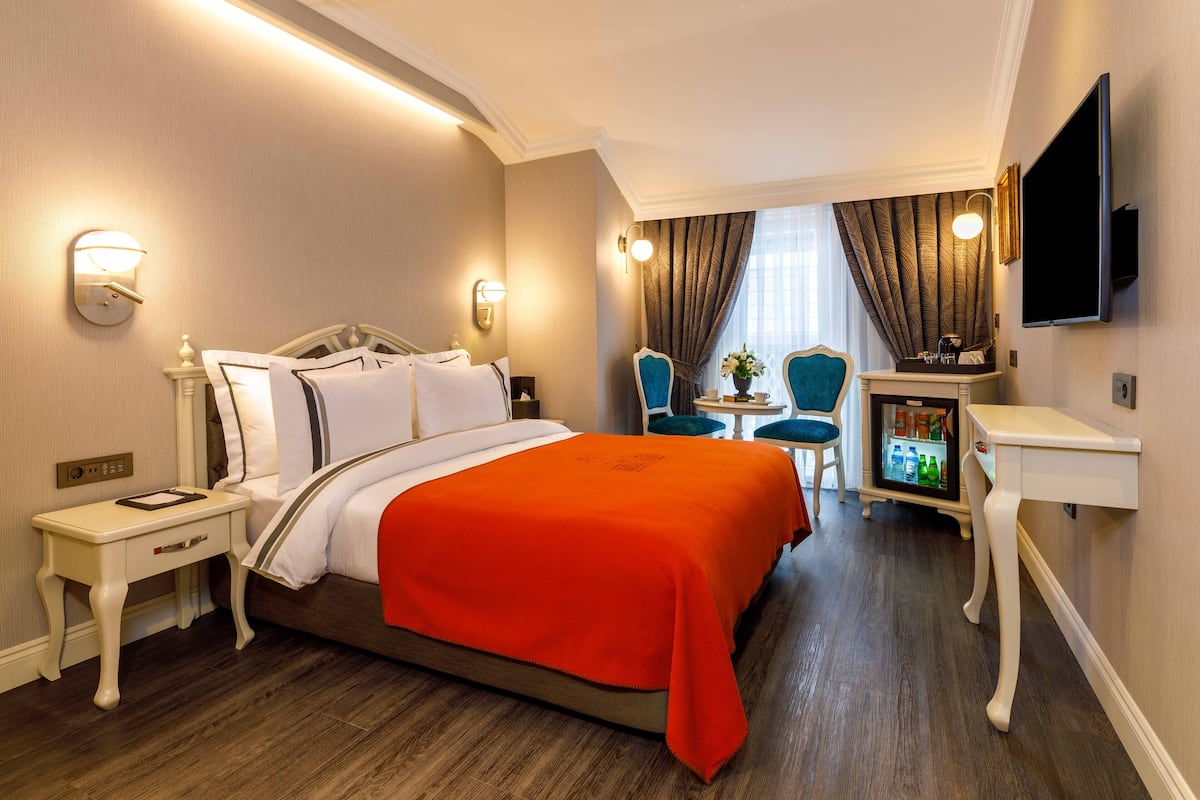 Standard Double Room | 1 bedroom, Egyptian cotton sheets, premium bedding, minibar