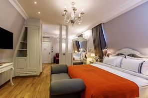 Suite Royal | Sábanas de algodón egipcio, ropa de cama de alta calidad y minibar