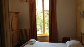Chambre Double Confort pour 1 personne | Bureau, chambres insonorisées, fer et planche à repasser, Wi-Fi gratuit