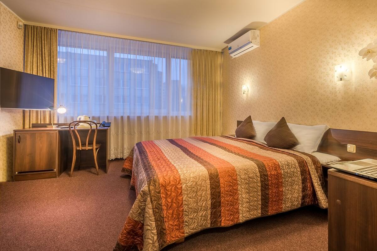 1 bedroom, in-room safe, desk, blackout drapes