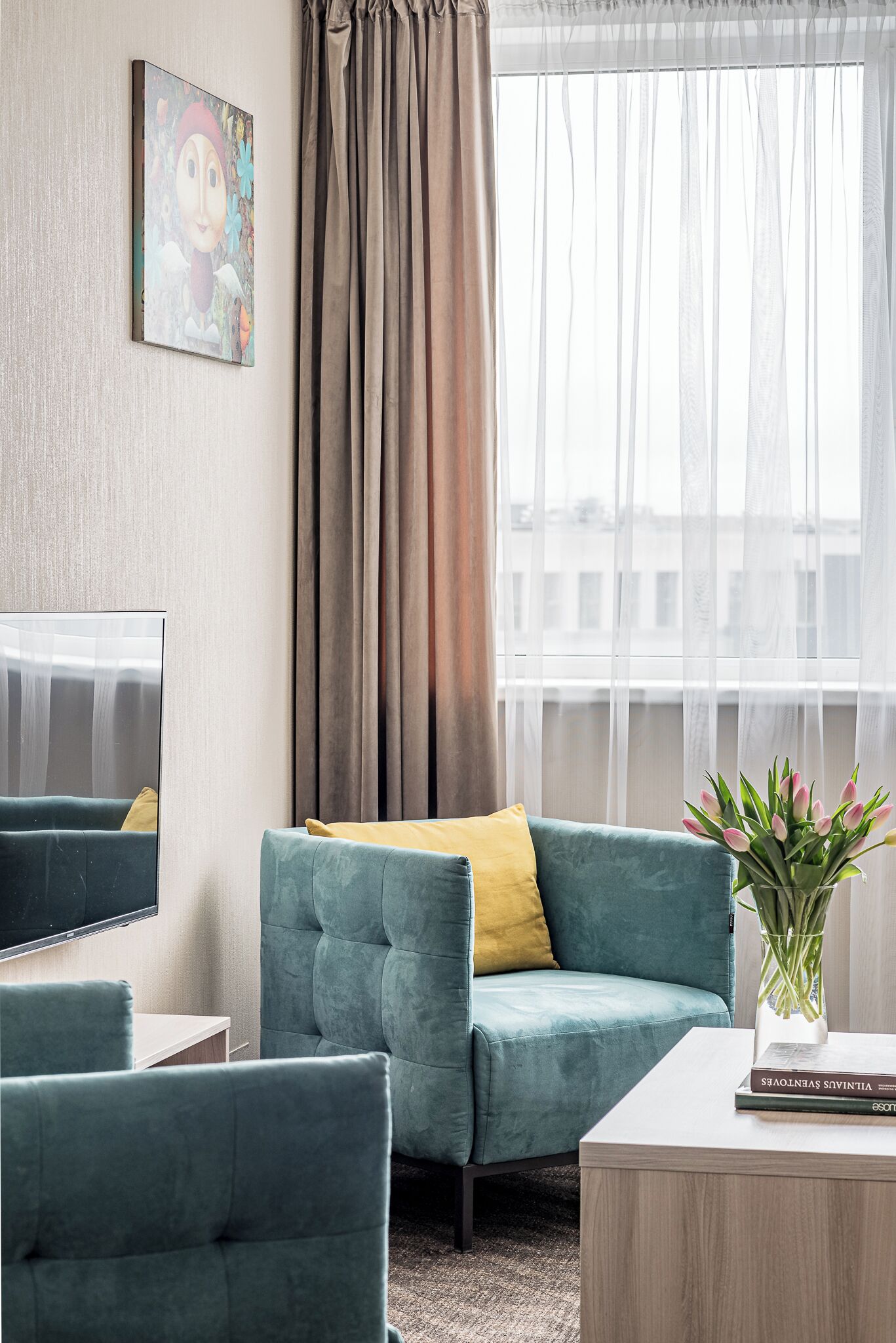 suite, 1 double bed | in-room safe, desk, blackout curtains, soundproofing