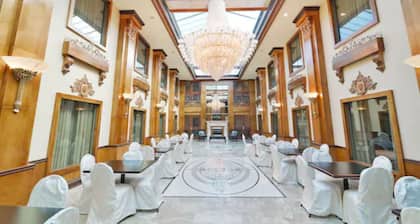 Woodbine Hotel and Suites