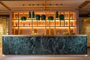 5 bars/lounges, poolside bar, beach bar - Eden Roc Resort Hotel (Rhodes)