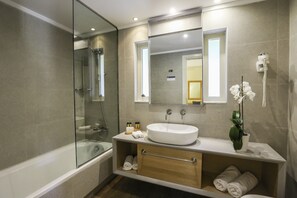 Bungalow | Bathroom | Free toiletries, hair dryer, towels - Eden Roc Resort Hotel (Rhodes)