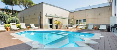 Seasonal outdoor pool, sun loungers