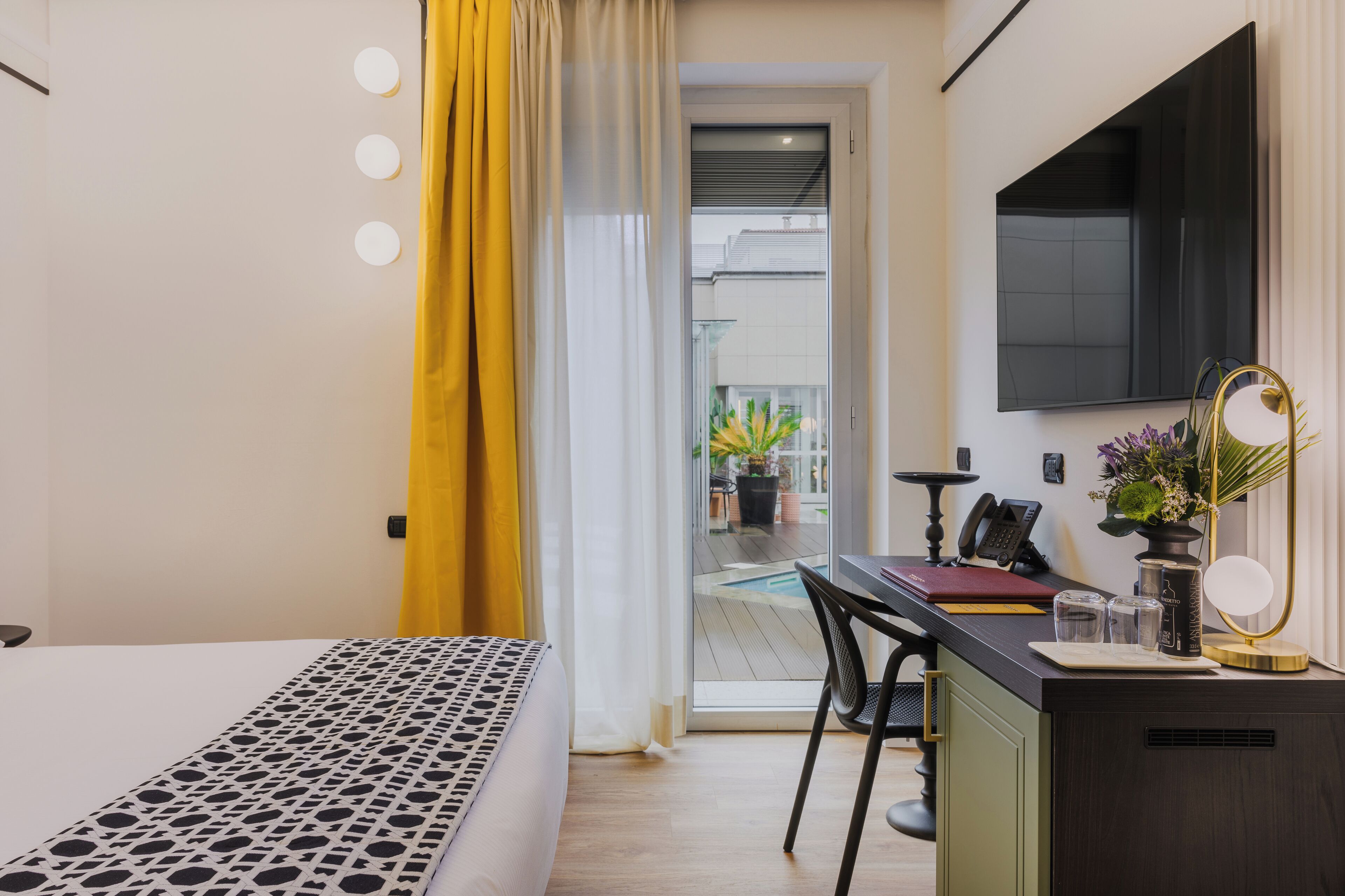 premium double room | 1 bedroom, premium bedding, down duvets, minibar