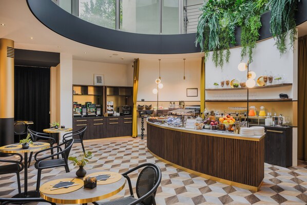 Dagelijks continentaal ontbijt inbegrepen