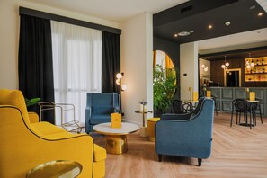 Breakfast and dinner served, international cuisine