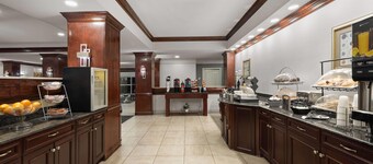 La Quinta Inn & Suites by Wyndham Savannah Airport - Pooler