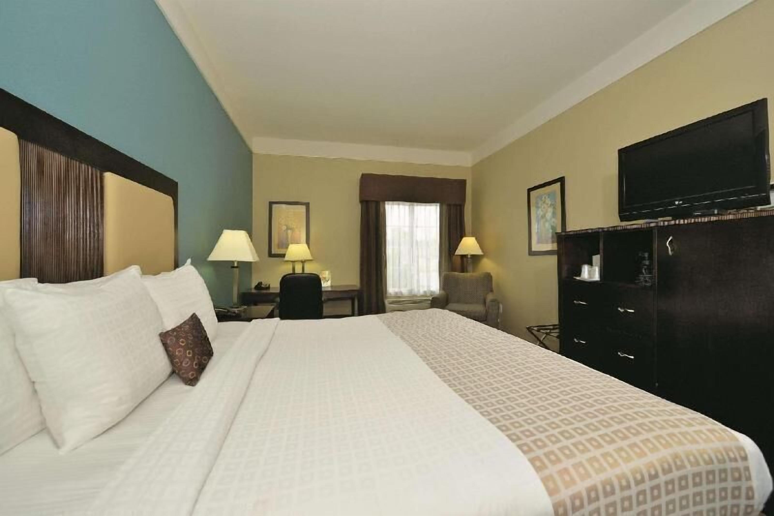 Literie de qualité supérieure, surmatelas, bureau, chambres insonorisées
