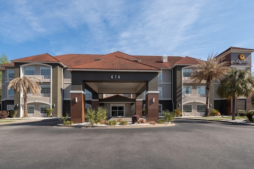 La Quinta Inn & Suites by Wyndham Savannah Airport - Pooler