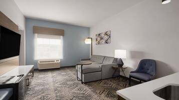 Suite, 1 Bedroom, Non Smoking (1 King Bed) | Premium bedding, pillowtop beds, desk, soundproofing