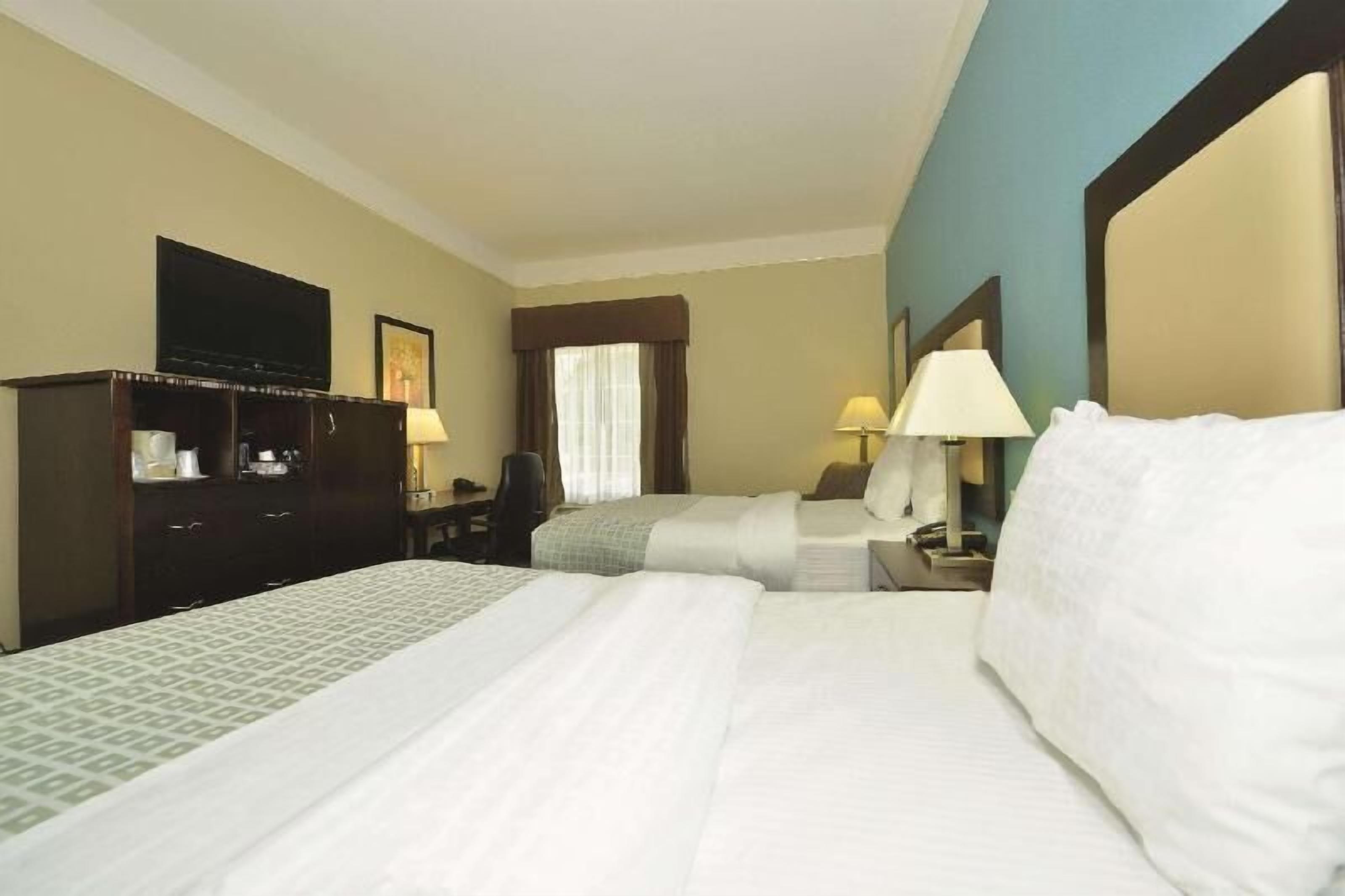Literie de qualité supérieure, surmatelas, bureau, chambres insonorisées