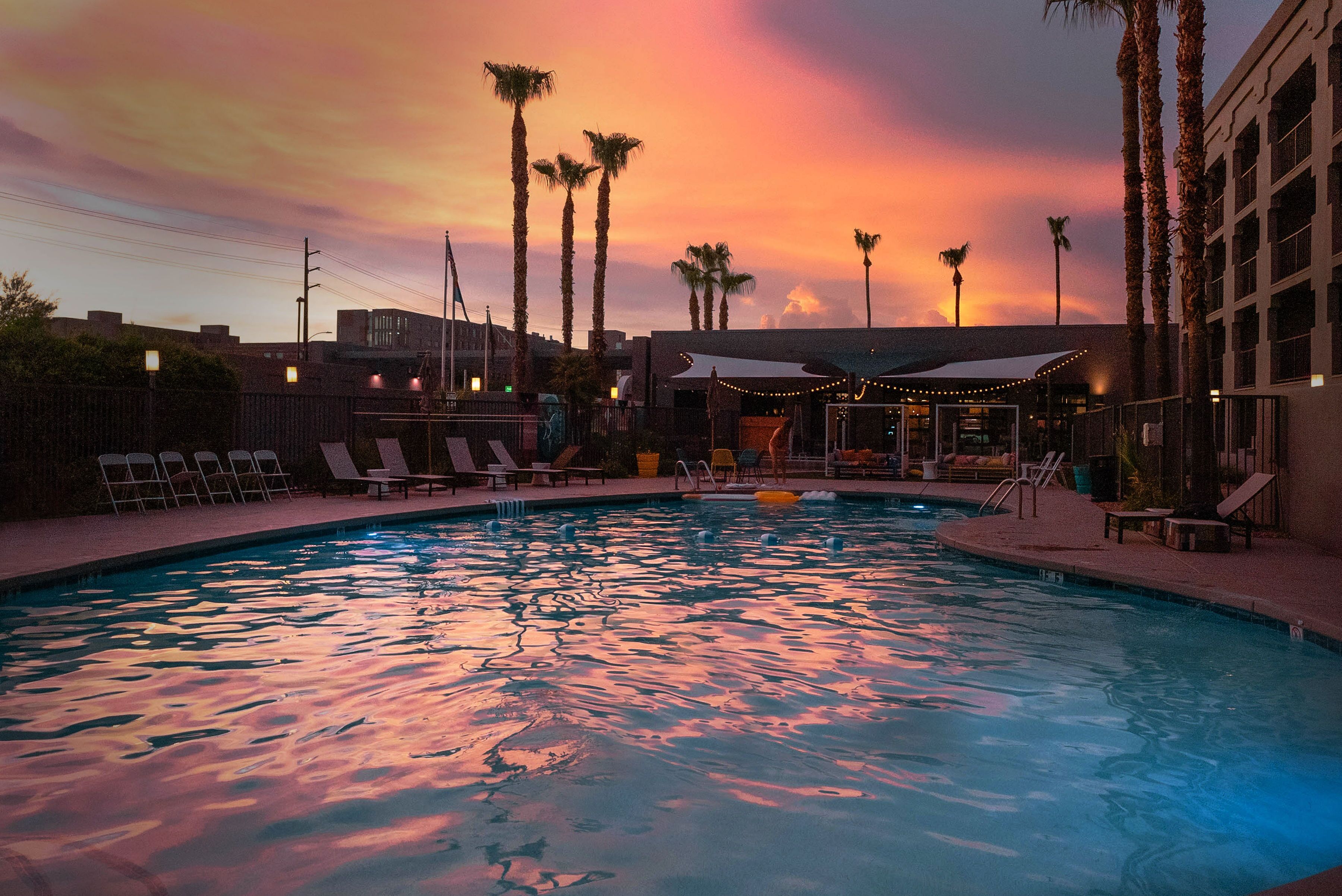 outdoor pool, open 7:00 am to 10:00 pm, free pool cabanas, pool loungers