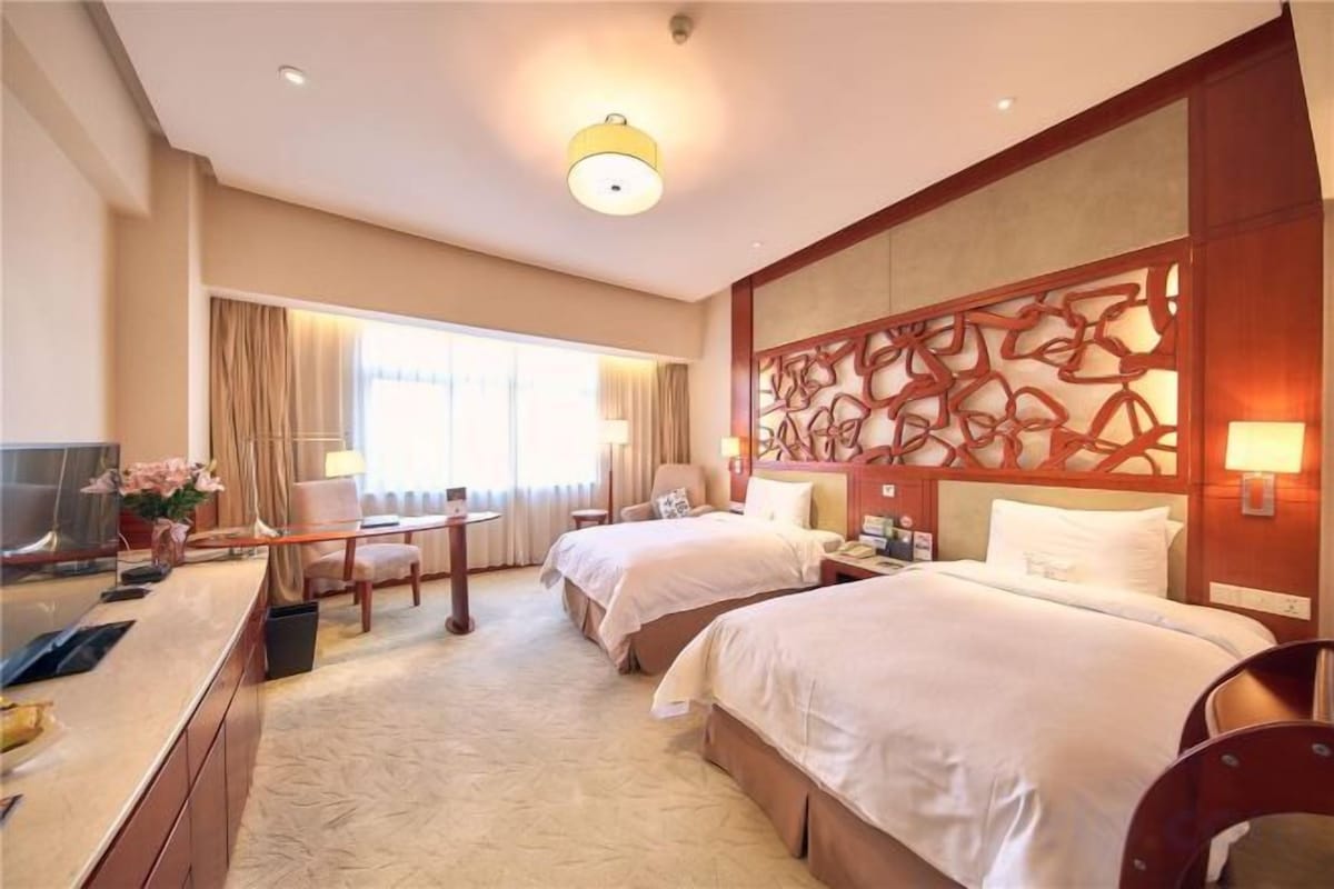 Minibar, in-room safe, desk, blackout drapes