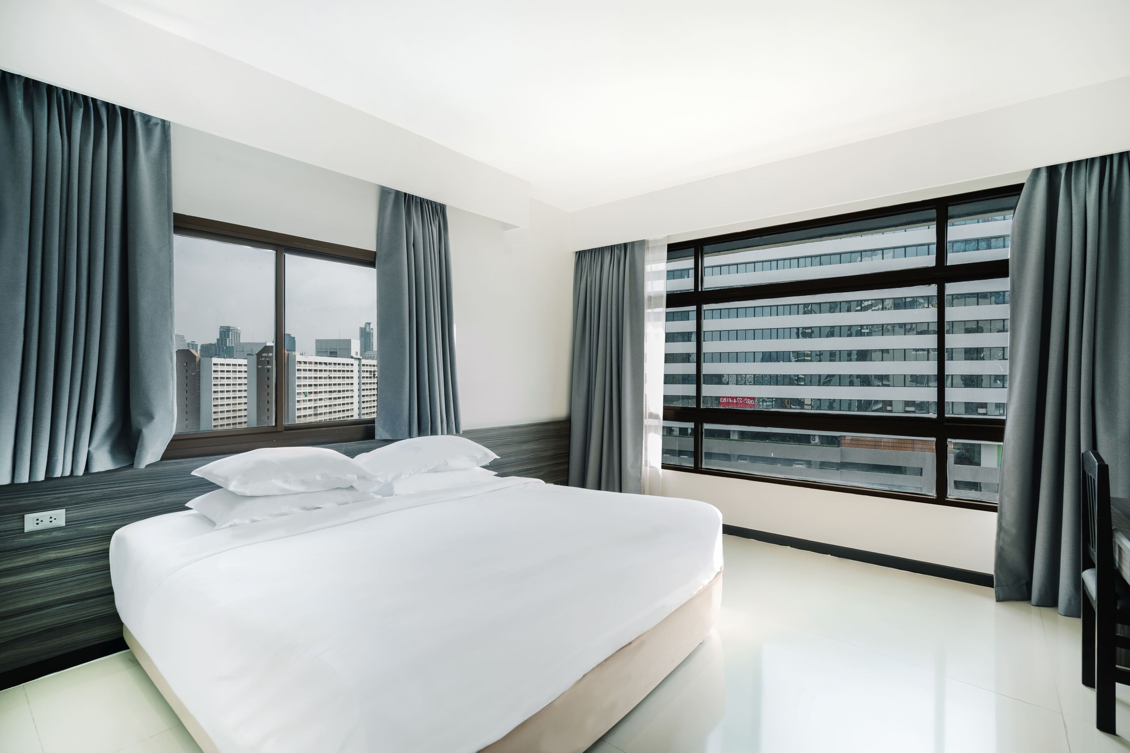 Minibar, in-room safe, desk, free WiFi