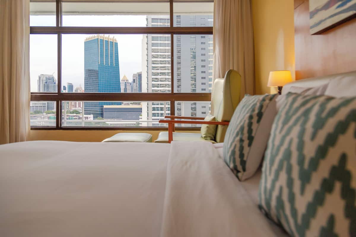Pinnacle Room- King