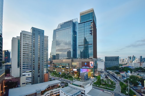 Pinnacle Lumpini Park Hotel