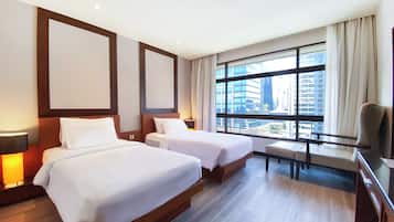 Pinnacle Room- Twin | Minibar, in-room safe, desk, free WiFi