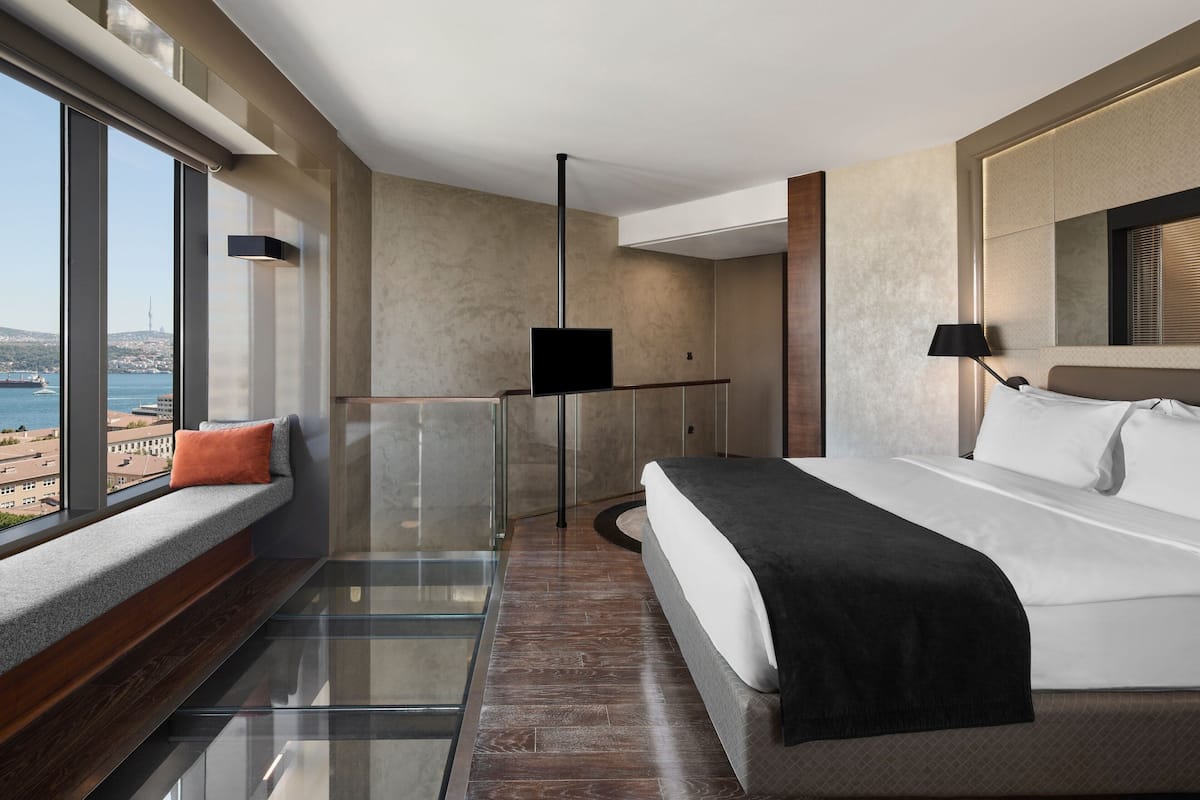 Suite, 1 Double Bed with Sofa bed (Loft, Bosphorus View ) | Premium bedding, down duvets, minibar, in-room safe