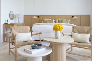 Chambre Deluxe | Premium bedding, free minibar, in-room safe, laptop workspace - Le Couvent des Minimes, Un Hôtel & Spa L'Occitane en Provence (Mane)