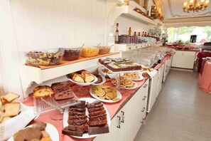 Petit déjeuner buffet compris tous les jours