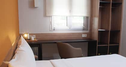 Dunia HĂŽtel Bamako ACI 2000