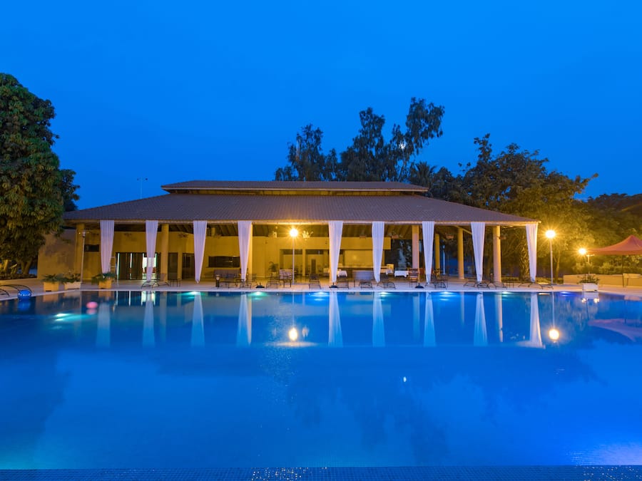 Hồ bơi ngoài trời, mở cửa từ 9:00 đến 20:00, dù/ô trên bãi biển/hồ bơi