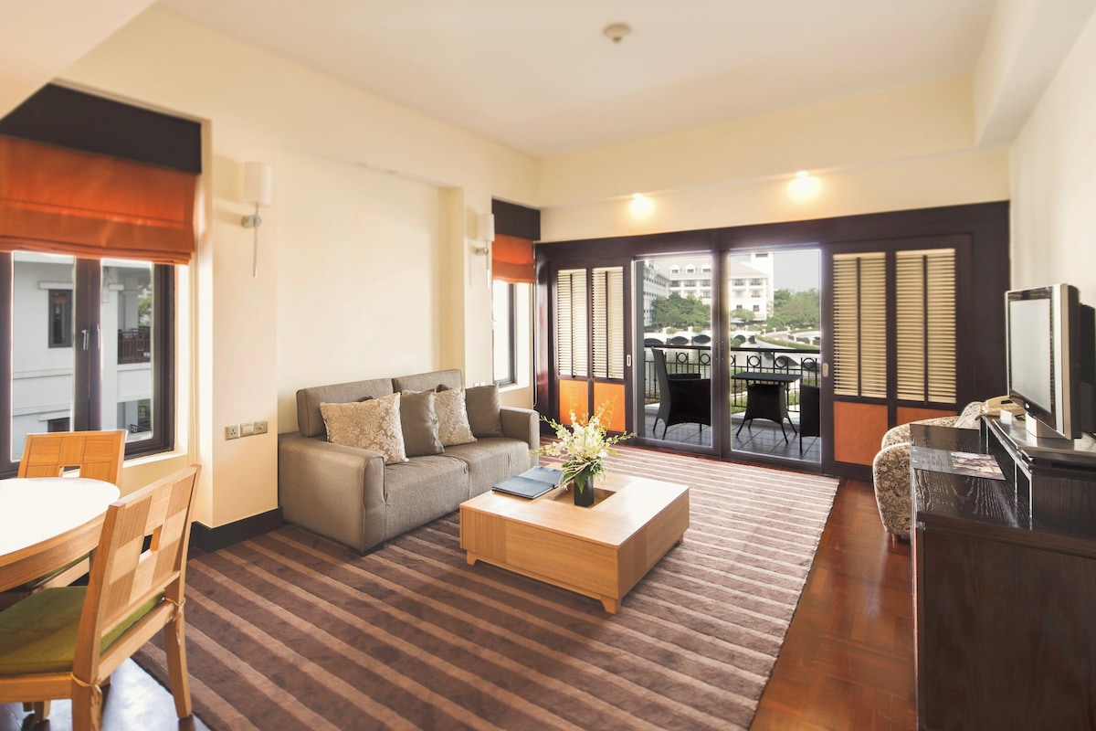 Select Comfort-bedden, een minibar, een kluis op de kamer, een bureau
