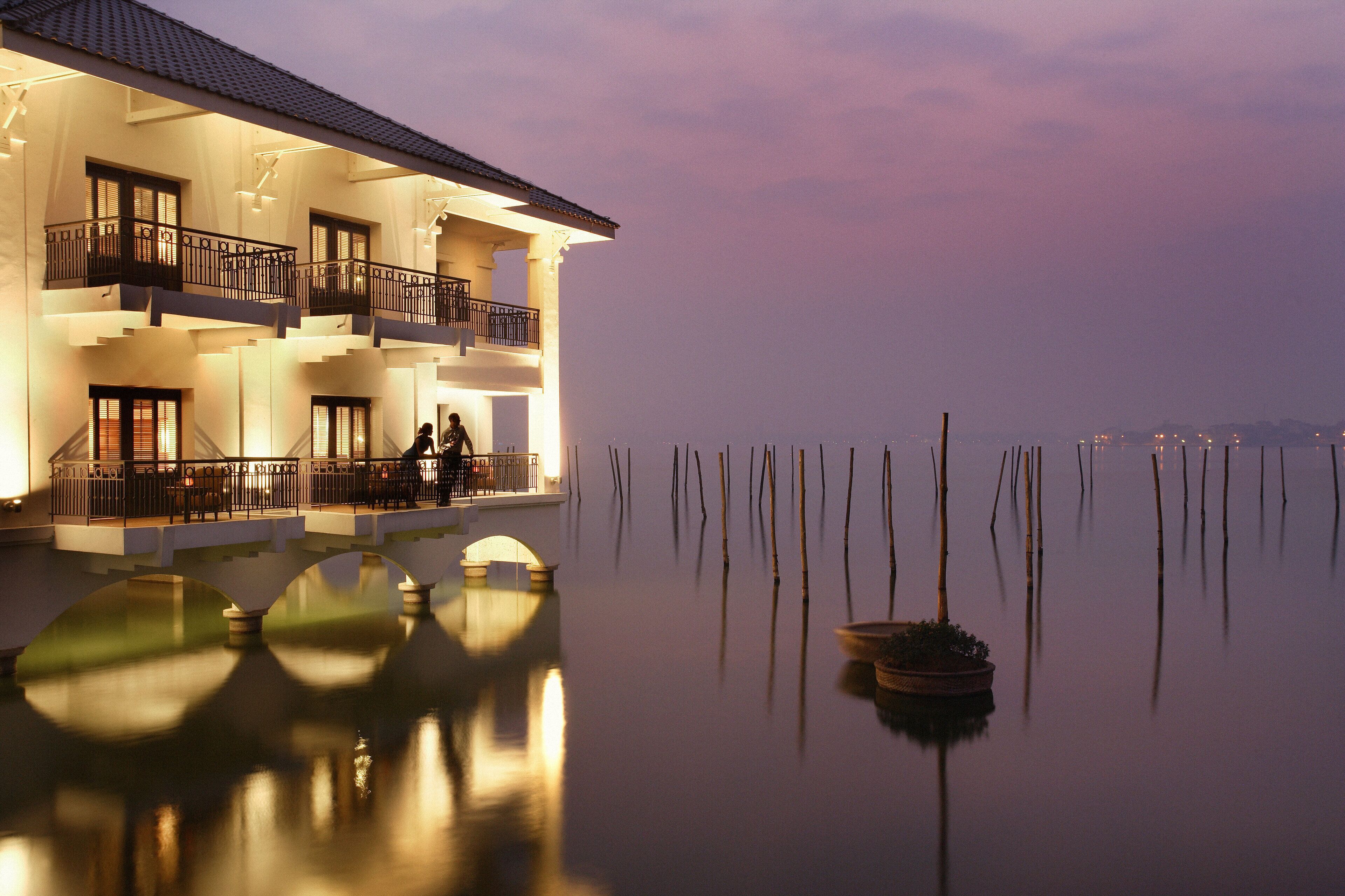 Phòng phong cách cổ điển, 1 giường cỡ king, quang cảnh hồ, nổi | Quang cảnh hồ