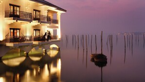 Classic Room, 1 King Bed, Lake View, Overwater | Lake view - InterContinental Hanoi Westlake by IHG (Hanoi)