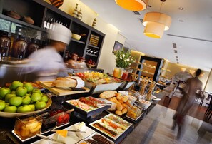 Breakfast area - InterContinental Hanoi Westlake by IHG (Hanoi)