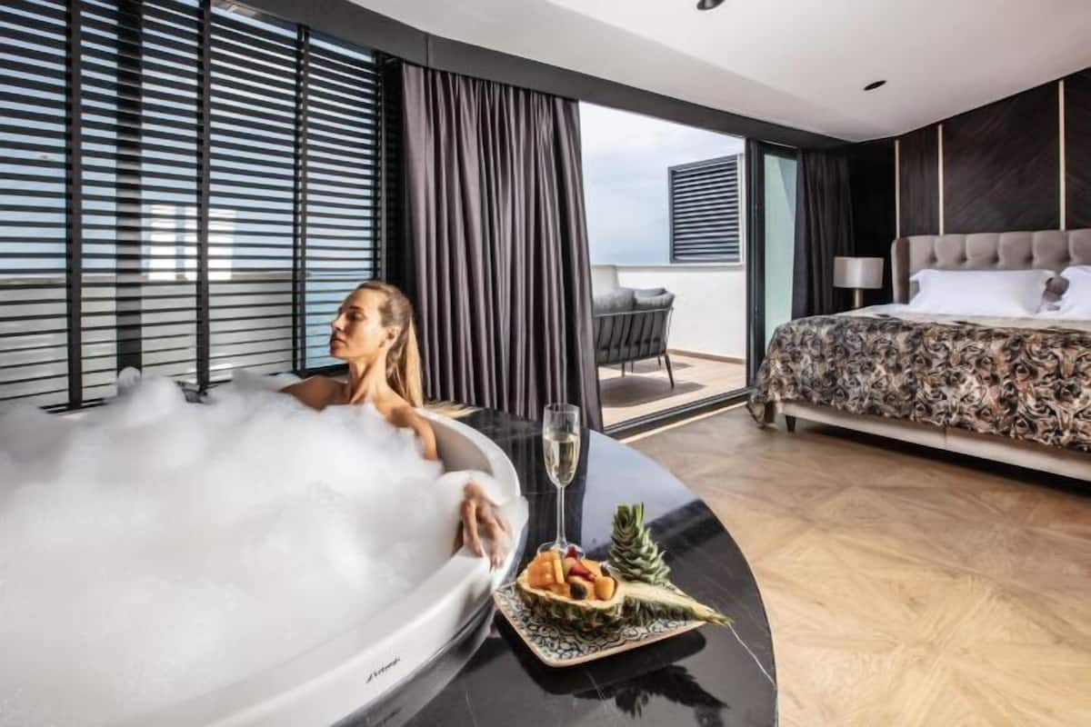 Ropa de cama de alta calidad y minibar