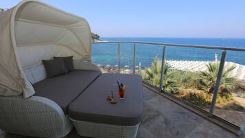 Deluxe Room With Sea View | 客房景观