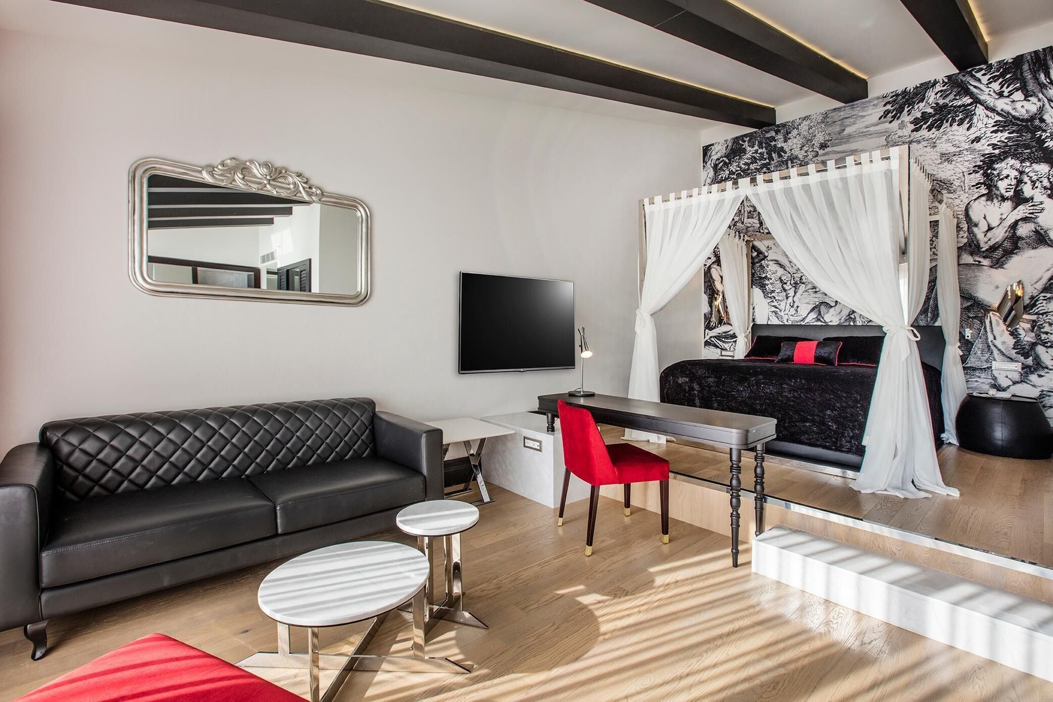 허니문 스위트 | 고급 침구, 미니바, 객실 내 금고, 방음 설비