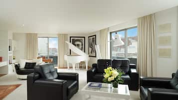 In-room safe, desk, laptop workspace, iron/ironing board